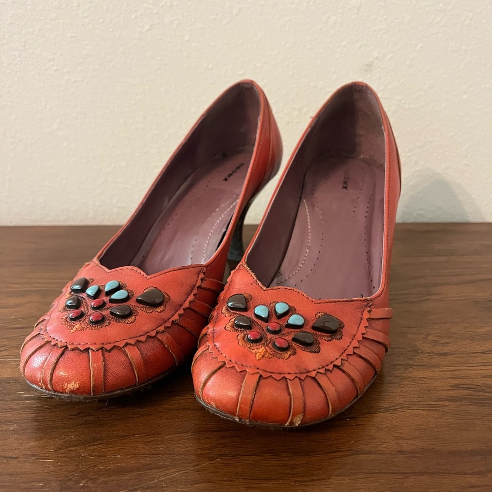 Bronx Round Toe heels with gemstone detail